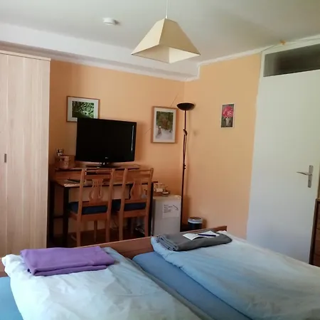 Homestay Haus Vogelparadies Hemhofen